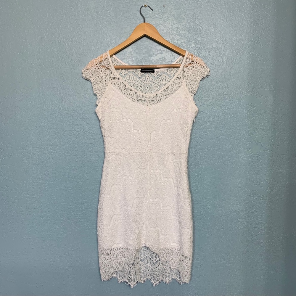 White lace cocktail mini dress size medium